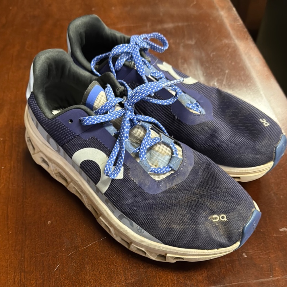 ON cloud cloud monster Running Sneakers with Blue Laces